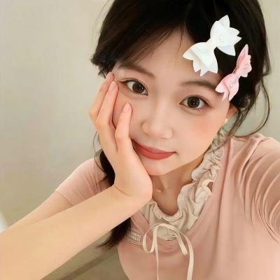 男孩超级白